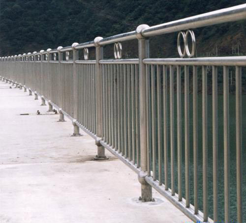 圓管應用.jpg 圓管應用.jpg